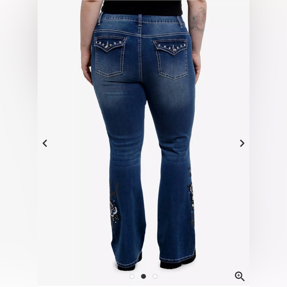 🆕 Hot Topic Dark Indigo Skull Rose Rhinestone Flare Denim Pants Plus Size 18 - Picture 2 of 12